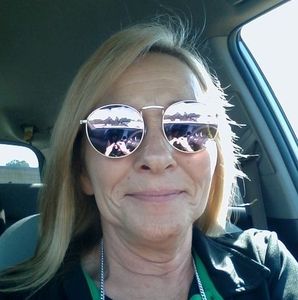 Meet your Posher, Debra